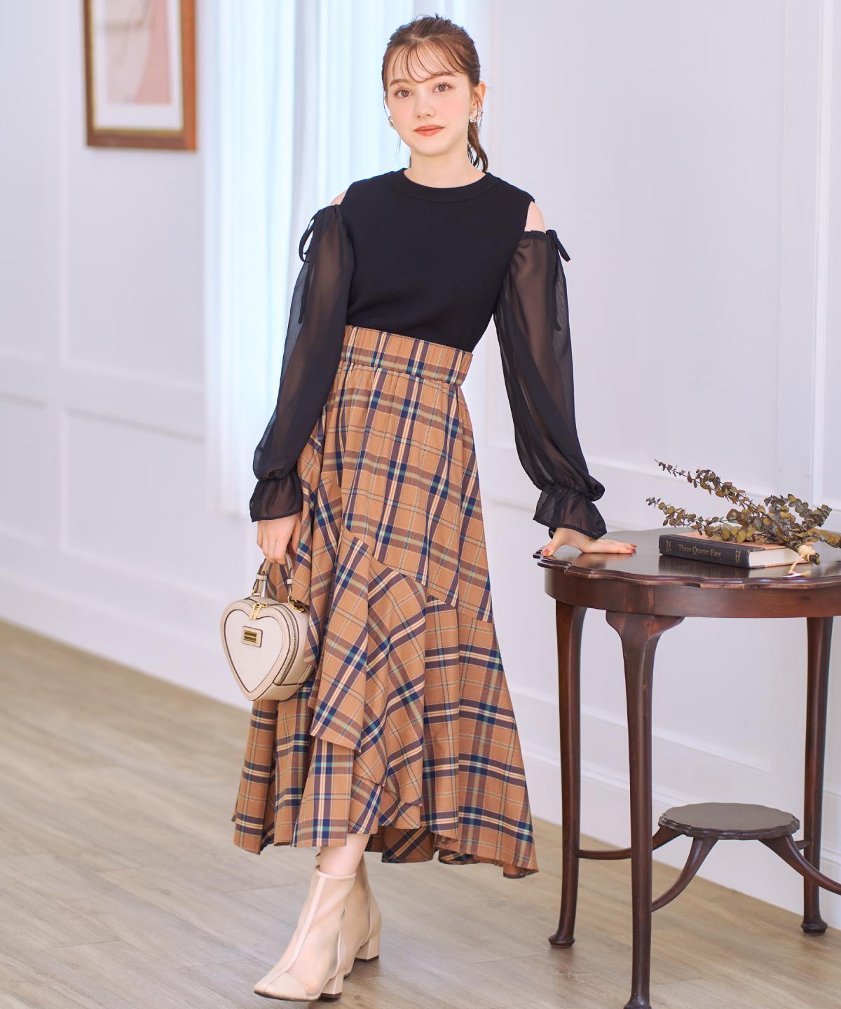 BURBERRY　ベージュ フレアスカート チェック裏地 Burberry ブルーレーベル ベージュチェックミモレ丈フレア