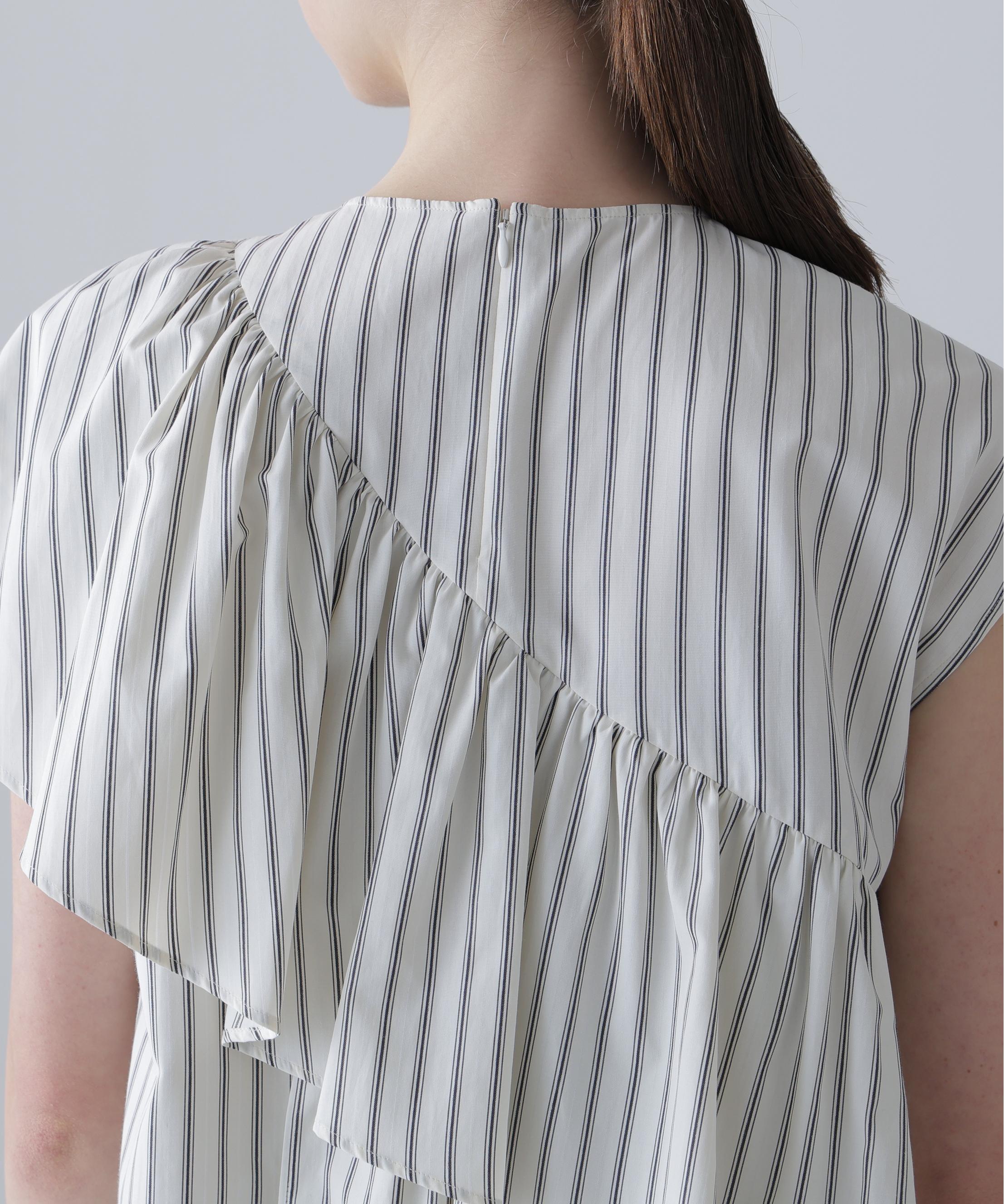 【ADORE】定価3.5万　バックプリーツストライプブラウス　フレア袖　38 ◇コンパクトストライプブラウス(O10789458)｜阪急百貨店公式通販
