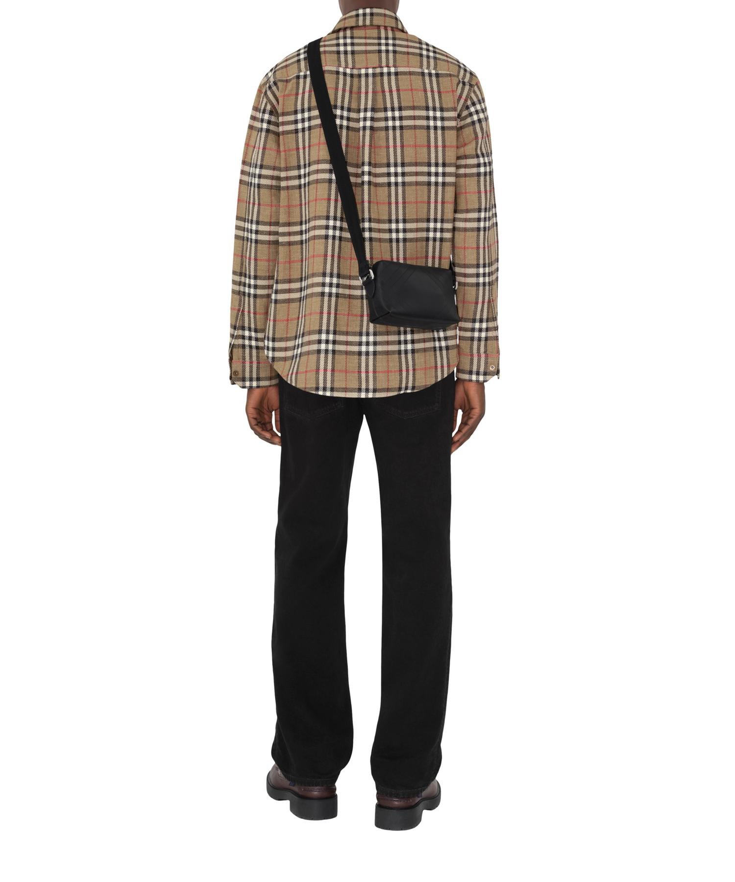 ★関税込み・送料無料★ Burberry エンボス クロスボディバッグ 80913201001.jpg