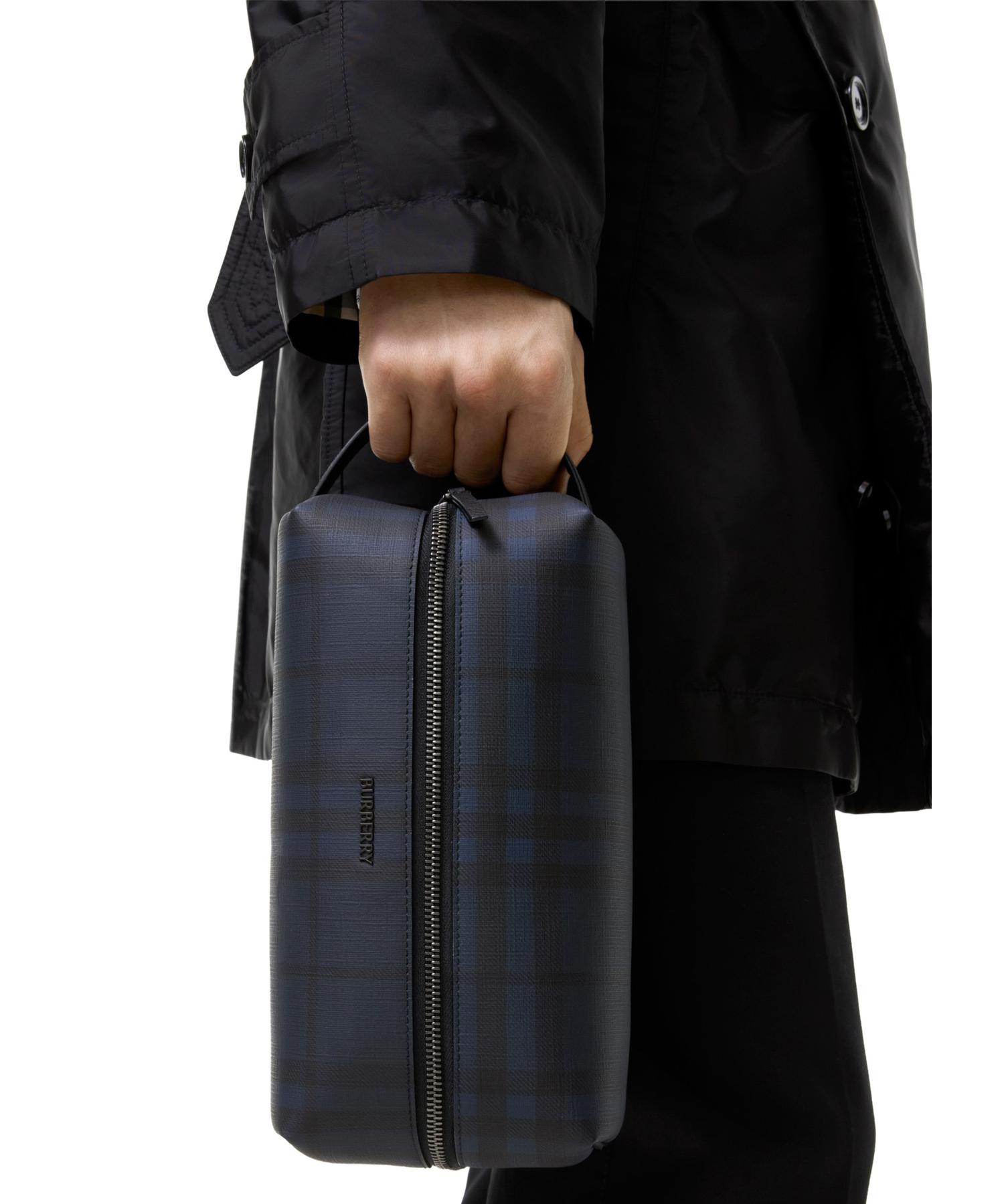 BURBERRY ストライプ ポーチ カラビナ付き チェック トラベルポーチ(O10785799)｜HANKYU MEN'S / 阪急メンズ