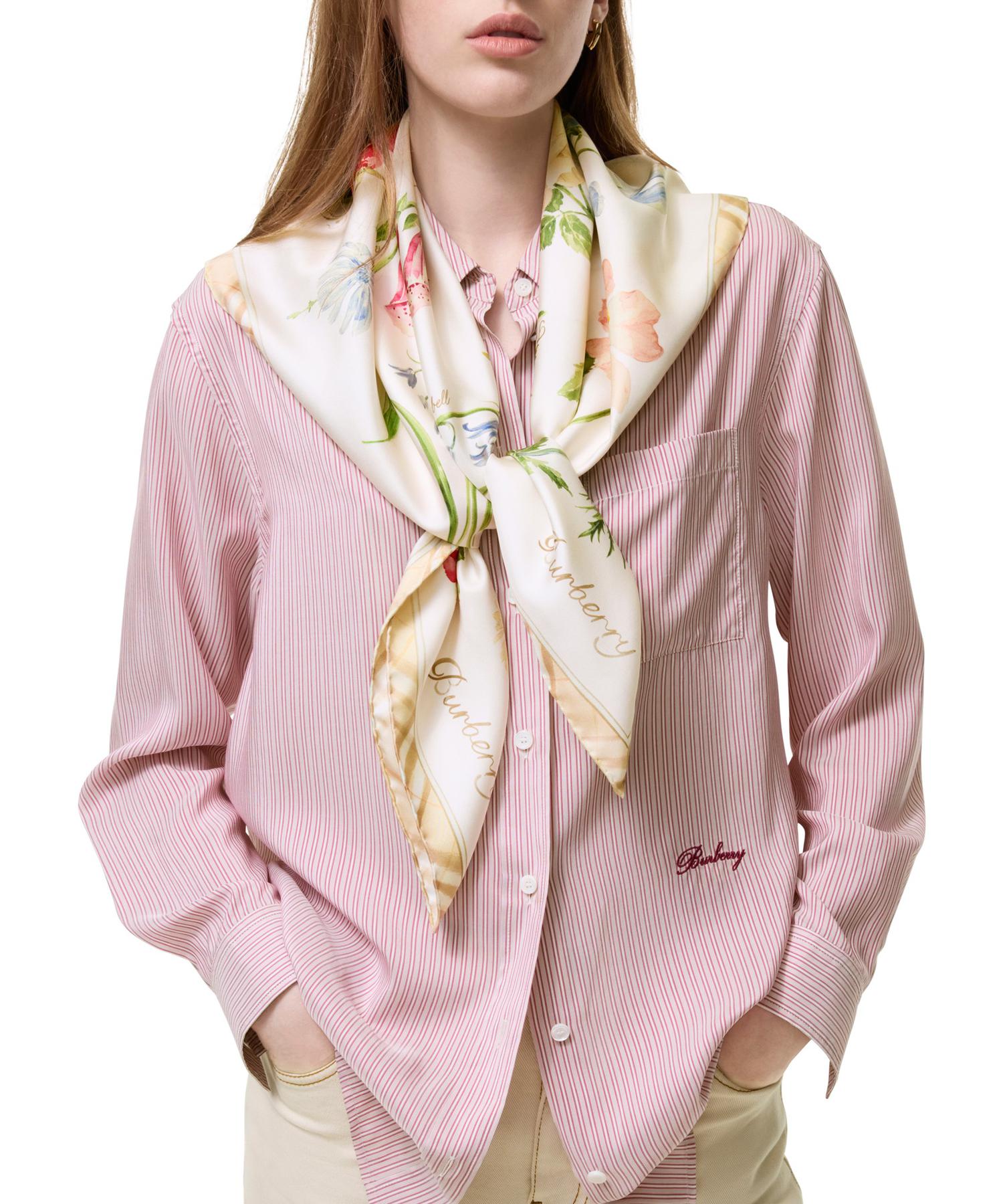 【新品未使用タグ付き】Burberry's 花柄シルクスカーフ約85×86cm ブルームズ オブ ブリテン シルクスカーフ(O10785801)｜阪急百貨店公式